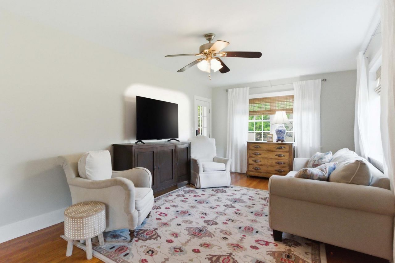 1259 Sunset Drive Photo 8