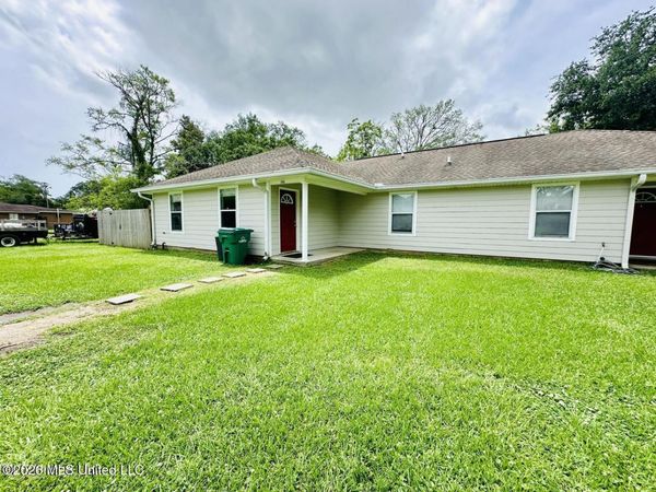410 Washington Street, Bay Saint Louis, MS 39520