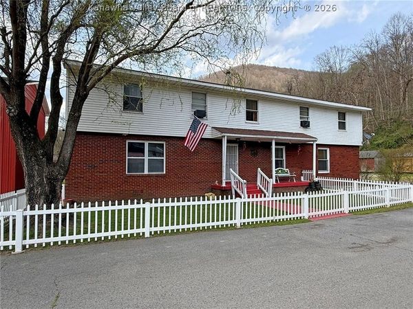 41 Flat Top Camp Road, Wharton, WV 25208
