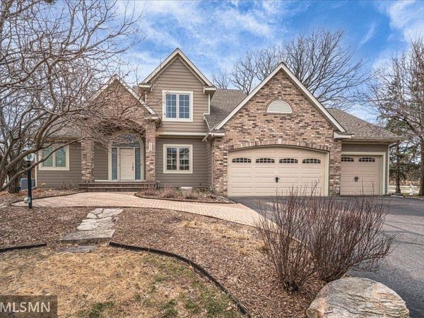 3959 Arlington Drive, Woodbury, MN 55129