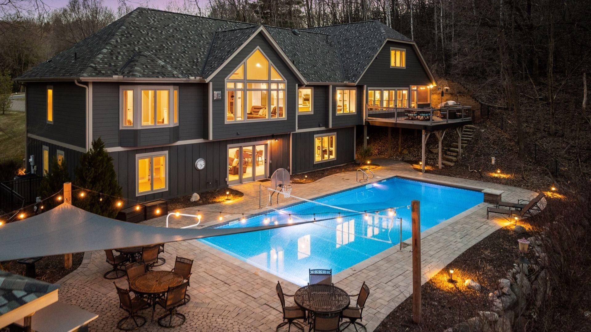 6590 Orchard Ridge Trail, Woodbury, MN 55129