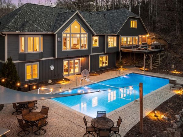 6590 Orchard Ridge Trail, Woodbury, MN 55129