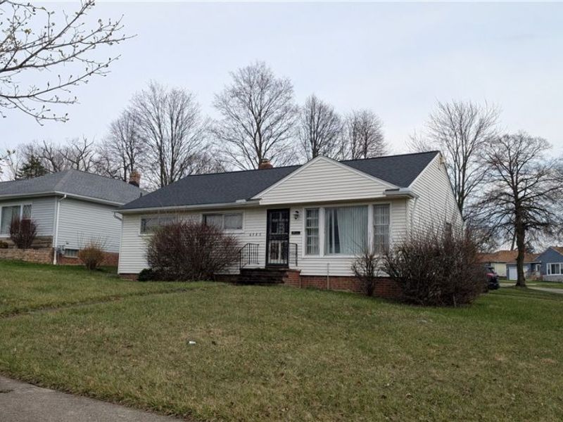 4545 Merrygold Boulevard , Warrensville Heights, OH 44128 Photo 2