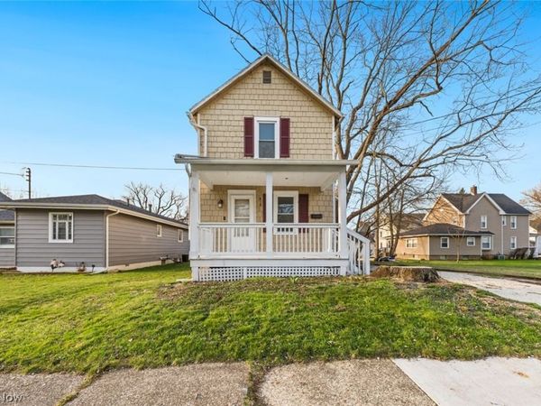 615 W Spruce Avenue , Ravenna, OH 44266
