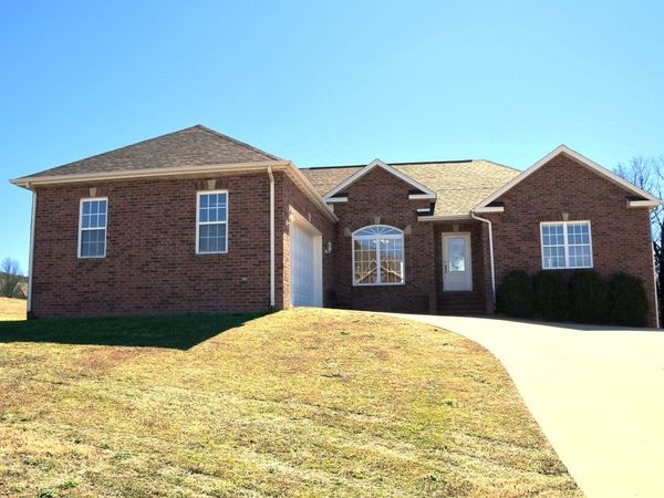 205 Hillcrest Drive , Berryville, AR 72616