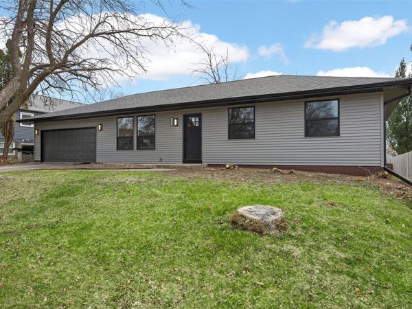 1505 Cottonwood Lane NE, Cedar Rapids, IA 52402