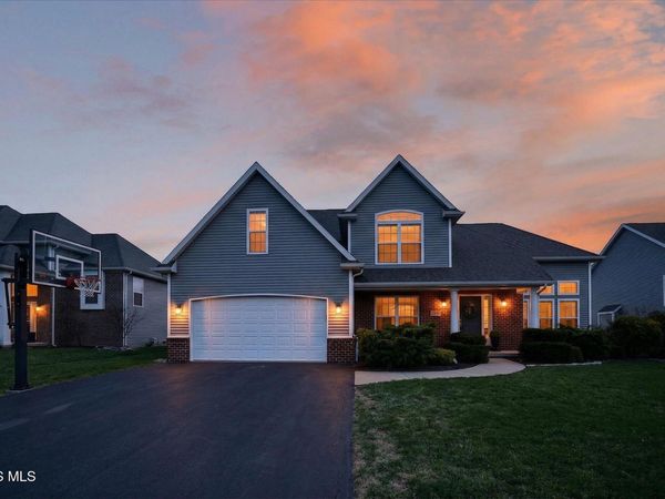 2873 Woods Edge Road, Perrysburg, OH 43551