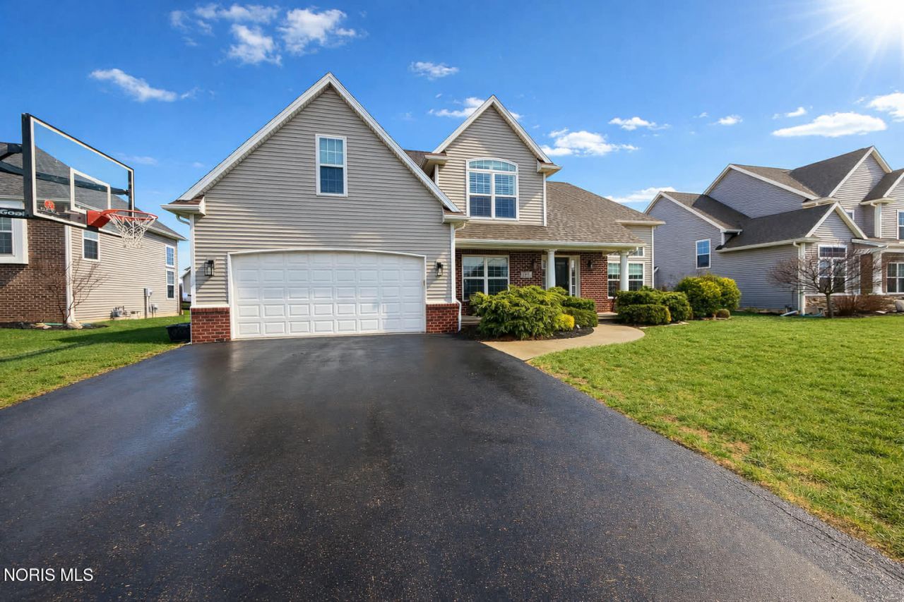 2873 Woods Edge Road, Perrysburg, OH 43551 Main Photo