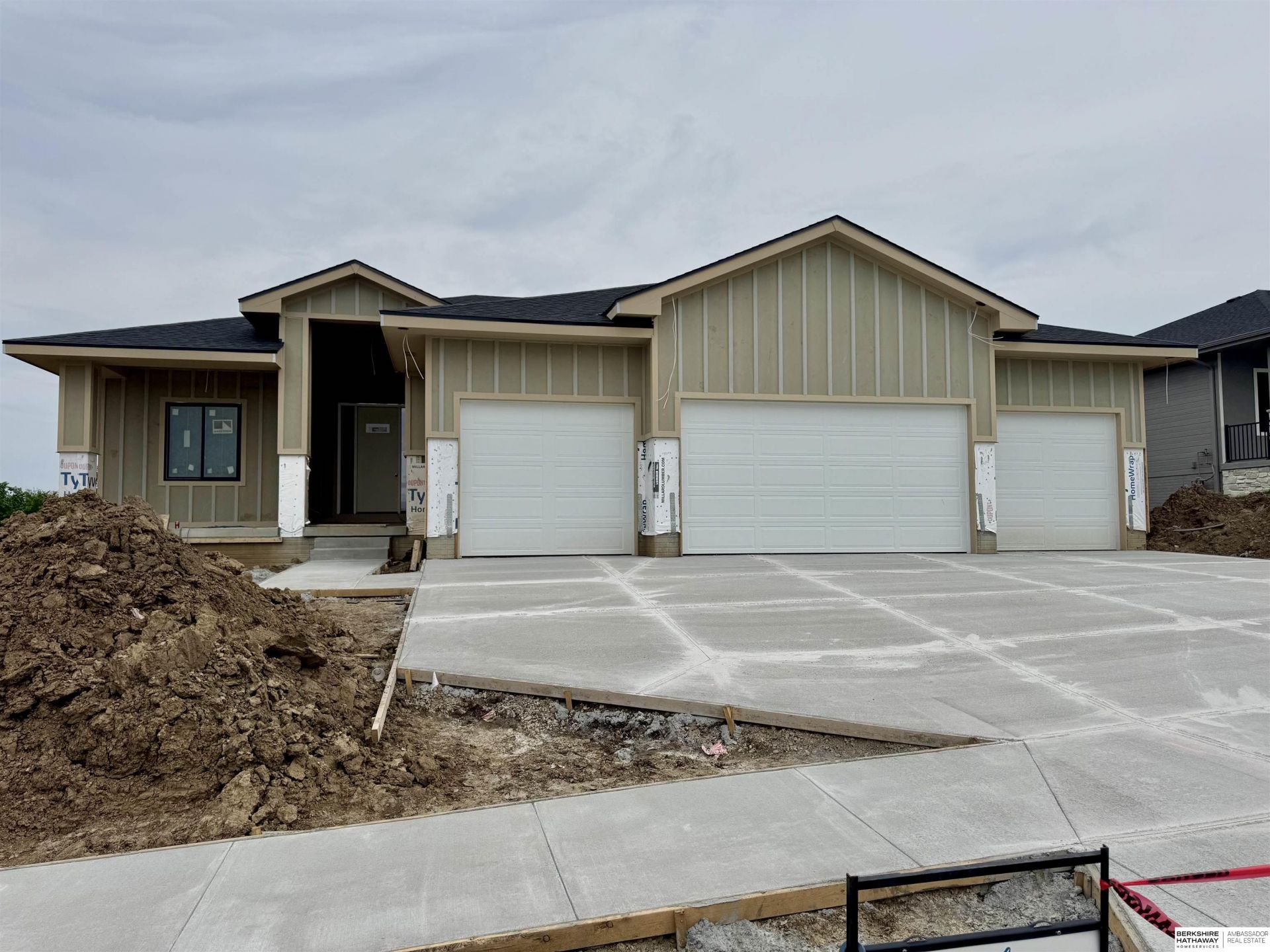 8954 Von Street, Papillion, NE 68046 Main Photo