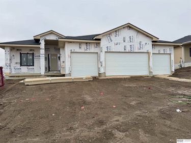 8954 Von Street, Papillion, NE 68046