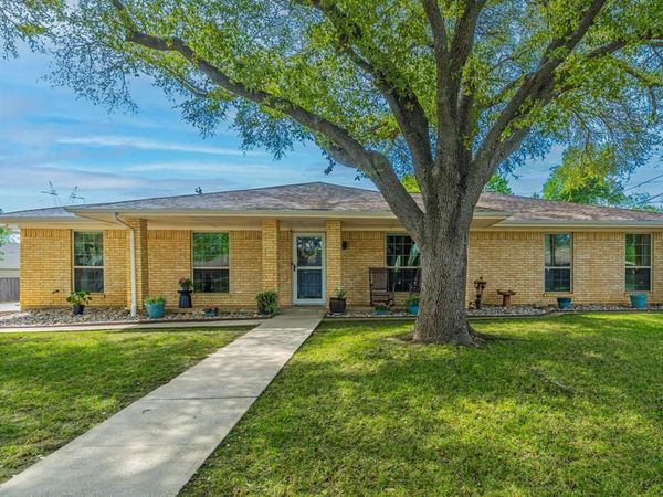 210 Bexar Drive, Highland Village, TX 75077