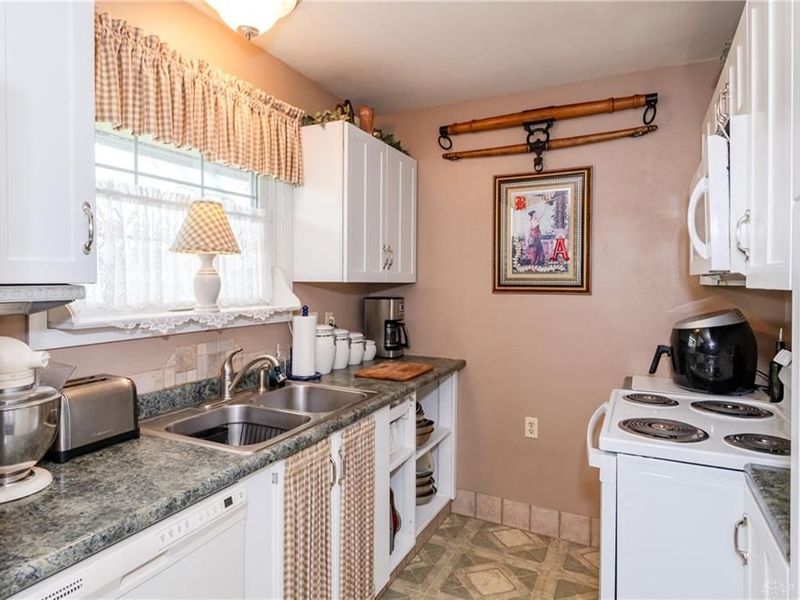 535 Barbara Drive, Tipp City, OH 45371 Photo 12