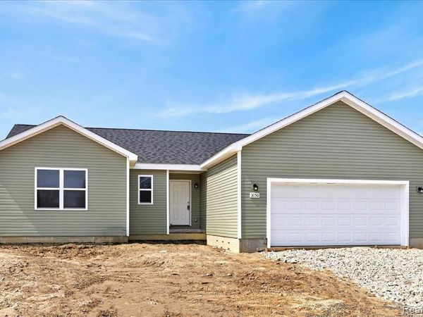 3150 Daisy Way, Burton, MI 48519