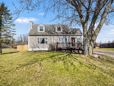 4382 Lahring Road, Fenton Twp, MI 48451