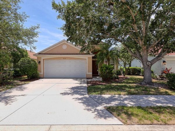6246 BLUE RUNNER COURT, LAKEWOOD RANCH, FL 34202