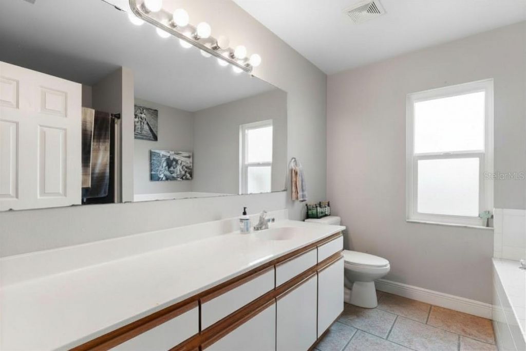 4234 Donnington Drive , Parrish, FL 34219 Photo