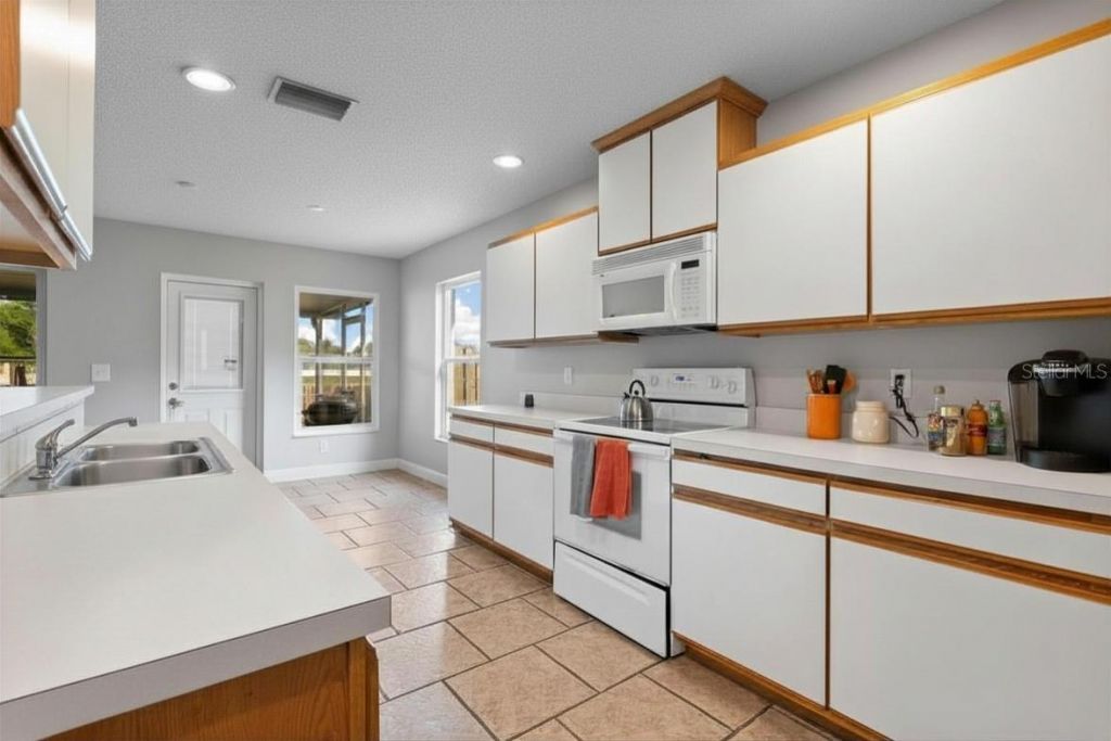 4234 Donnington Drive , Parrish, FL 34219 Photo