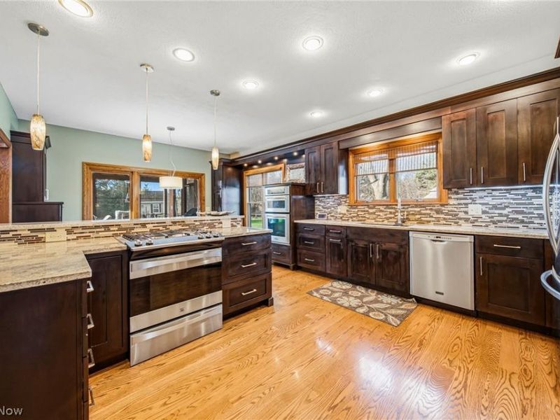 8028 Eleanor Court , Mentor, OH 44060 Photo 10