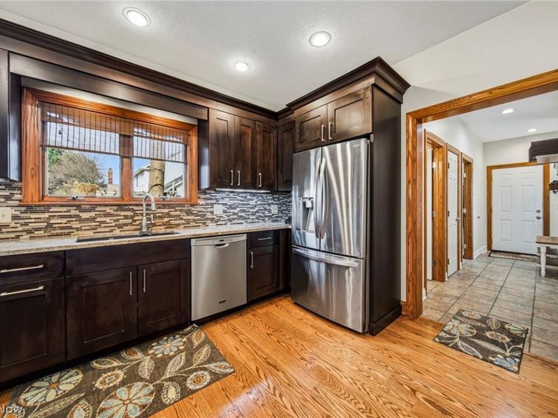 8028 Eleanor Court , Mentor, OH 44060 Photo 11