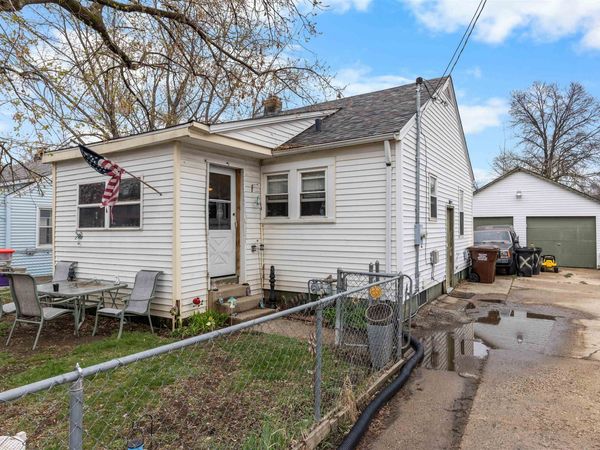 2922 Collins Street, ROCKFORD, IL 61108