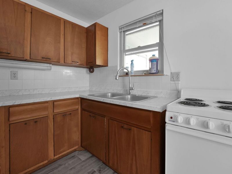 3384 Norwalk Road , Columbus, OH 43207 Photo 6