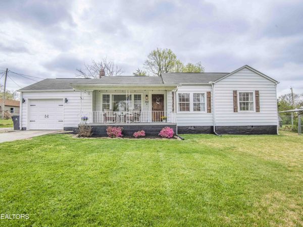 302 Hamilton Rd, Knoxville, TN 37920