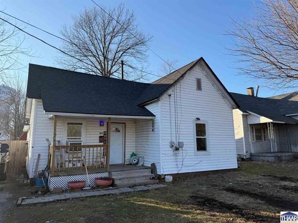 30 S McCammon St, SULLIVAN, IN 47882