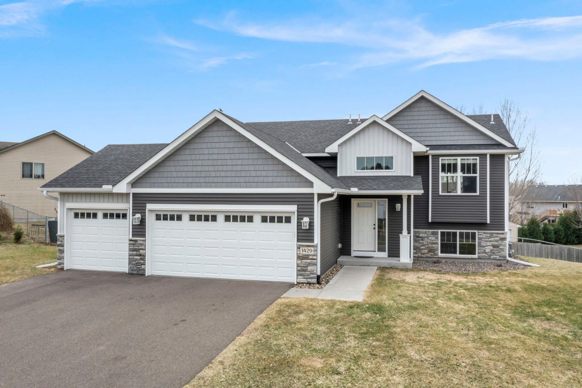 1429 18th Avenue Se, Cambridge, MN 55008 Main Photo