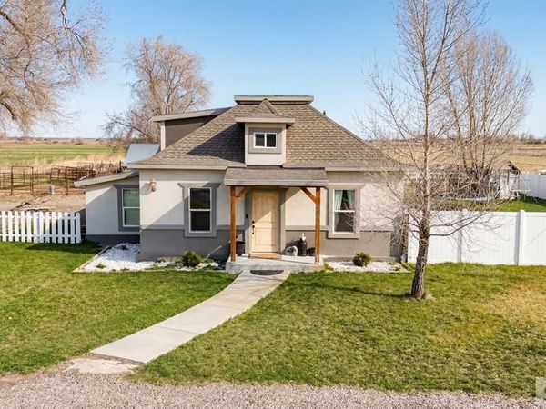 3275 E 650 N, MENAN, ID 83434