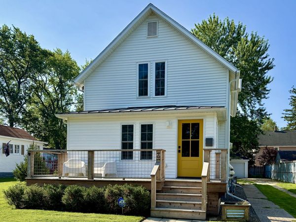 104 E Locust Street, Three Oaks, MI 49128