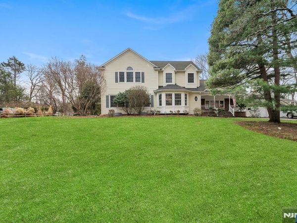 296 Birch Parkway, WYCKOFF, NJ 07481