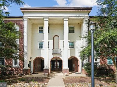 2021 21ST STREET N, Unit 22, ARLINGTON, VA 22201