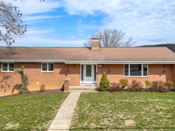 805 E HIGH STREET , BELLEFONTE, PA 16823