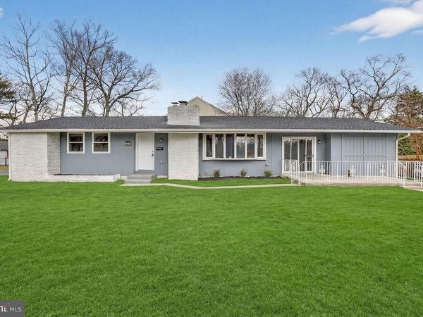 1102 EVERGREEN BOULEVARD, BROWNS MILLS, NJ 08015