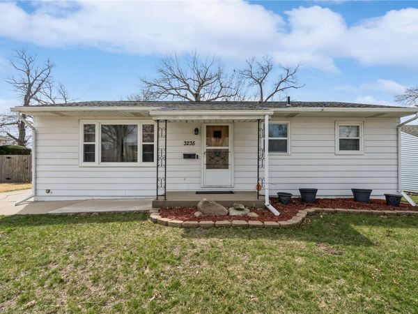 3235 Dairydale Court SE, Cedar Rapids, IA 52403