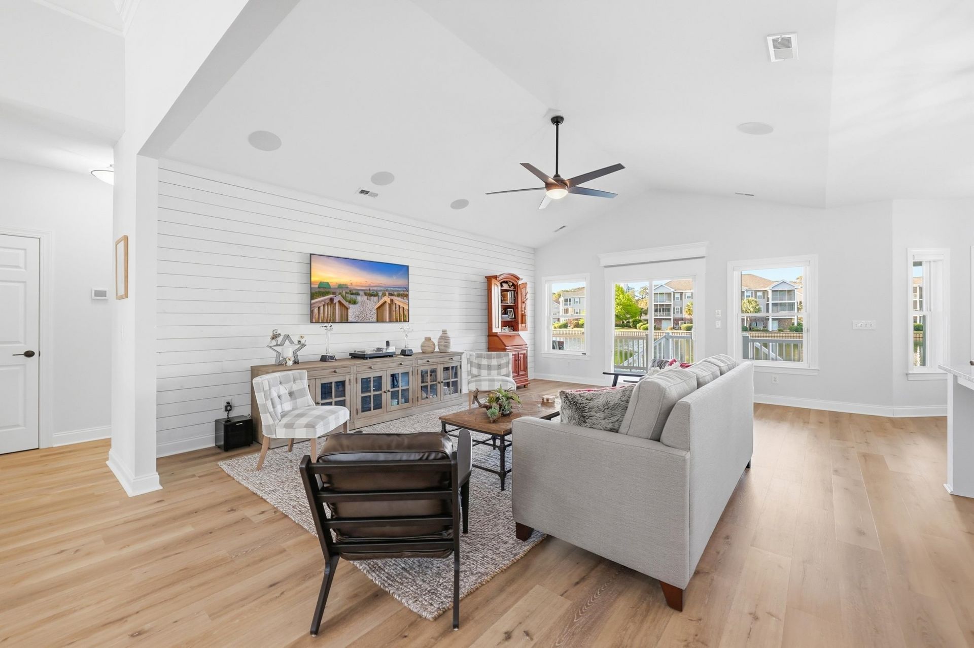 517 Sea Island Way Photo 13