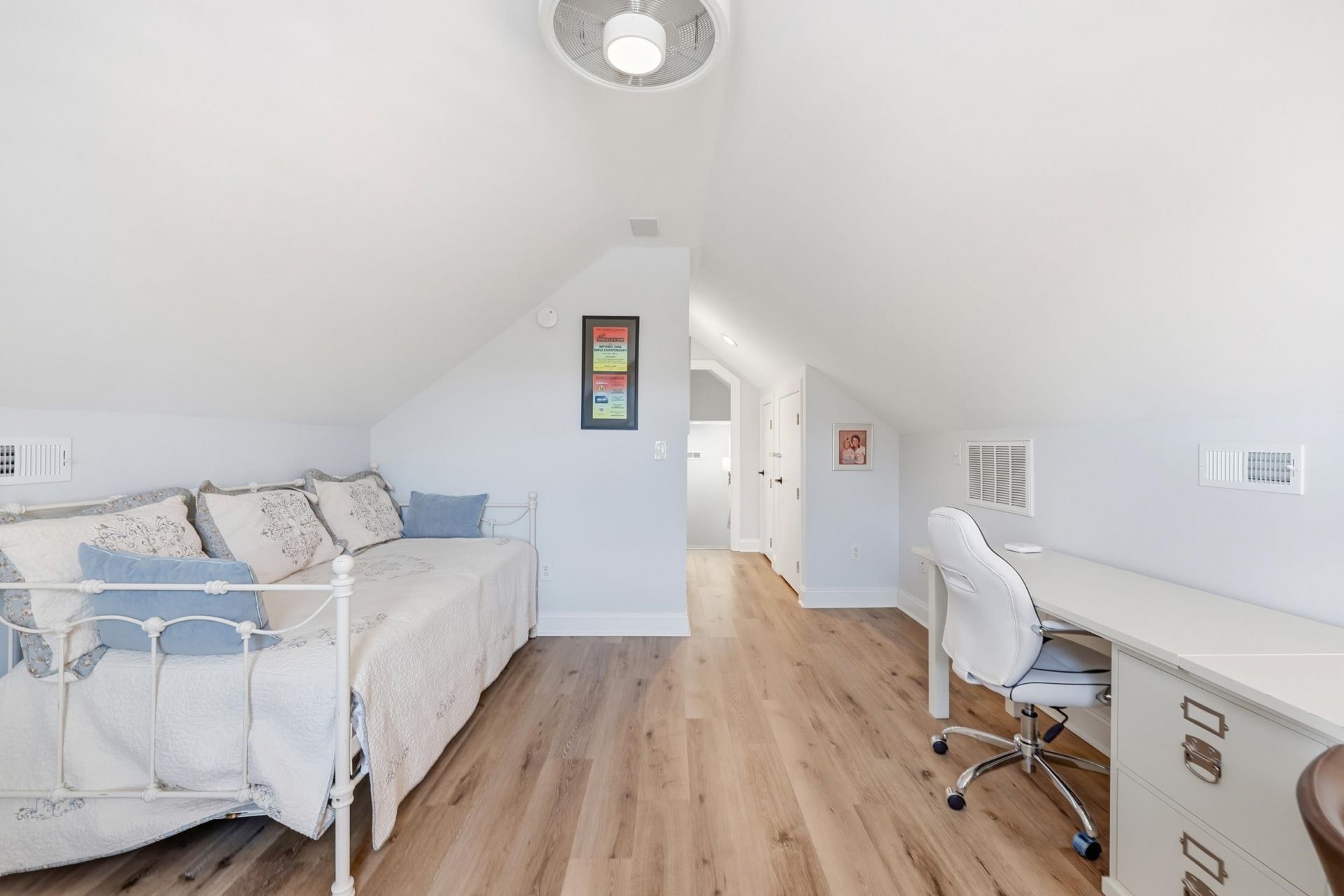 517 Sea Island Way Photo 35