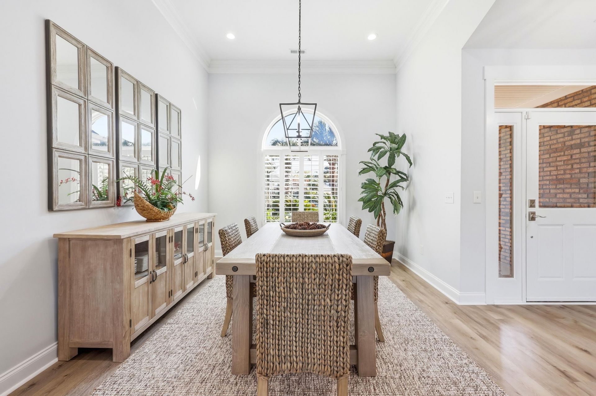 517 Sea Island Way  Photo 7