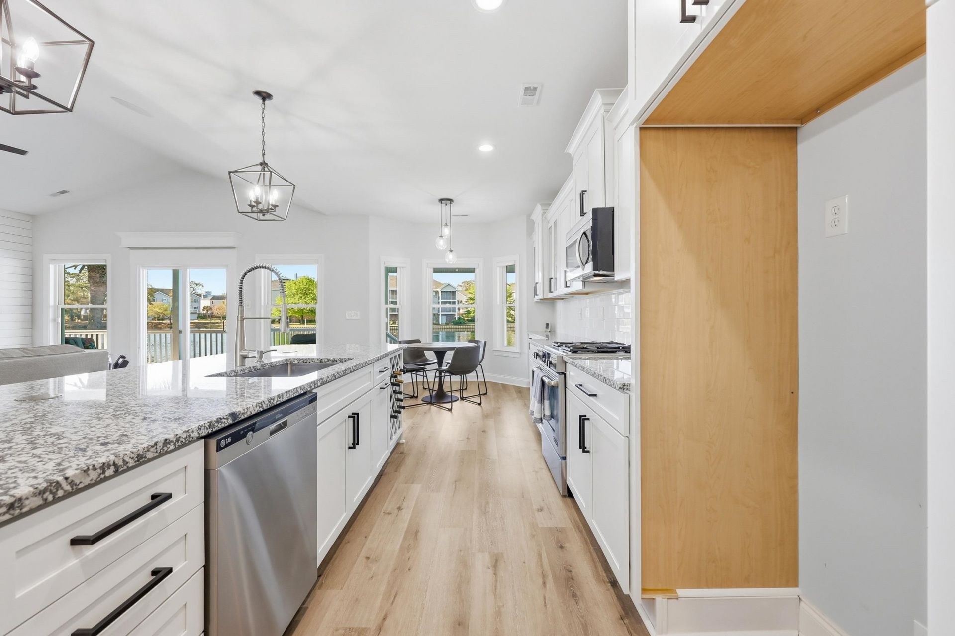 517 Sea Island Way Photo 9