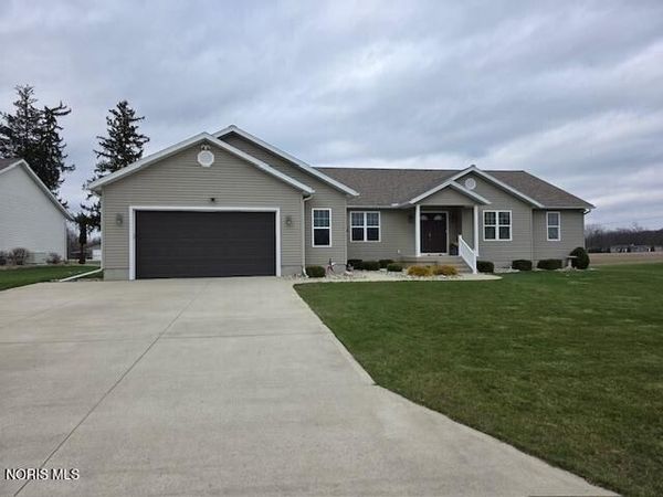 105 Pine Ridge Lane , Upper Sandusky, OH 43351