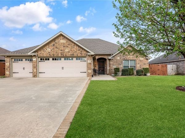 1110 Chattie Drive , Centerton, AR 72719