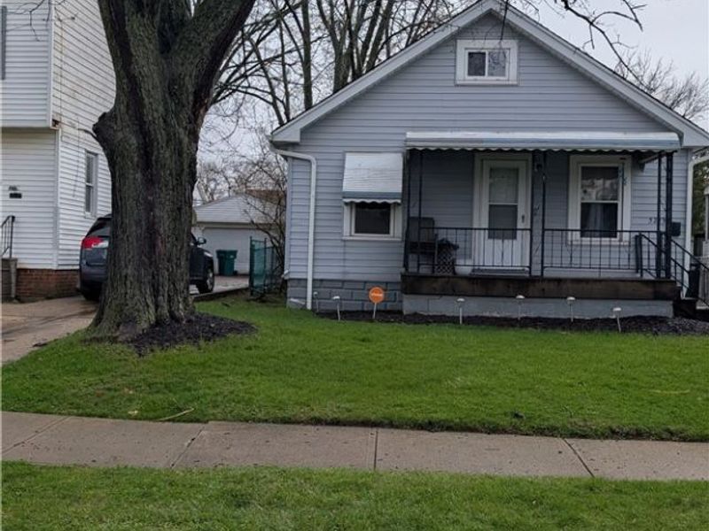 5243 Thomas Street , Maple Heights, OH 44137 Photo 1