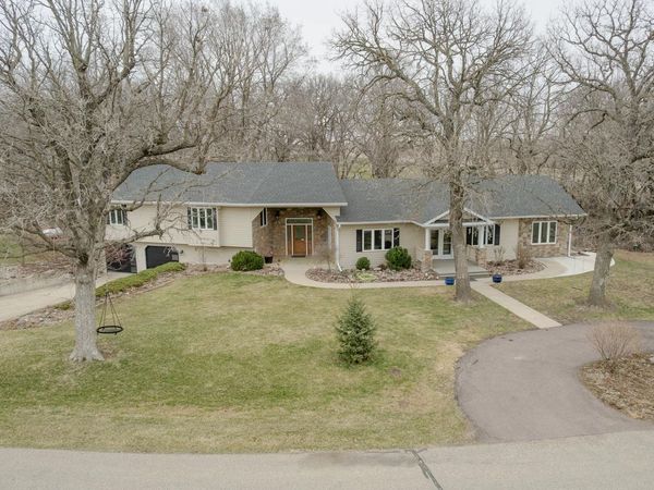 25990 Woodside Ct. , Spirit Lake, IA 51360