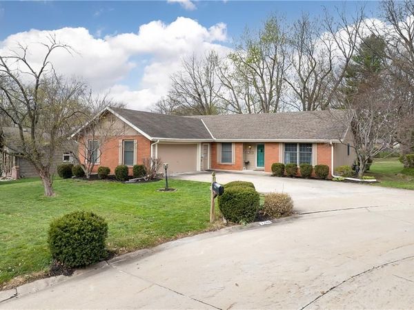 1106 Mockingbird Court, St Joseph, MO 64506