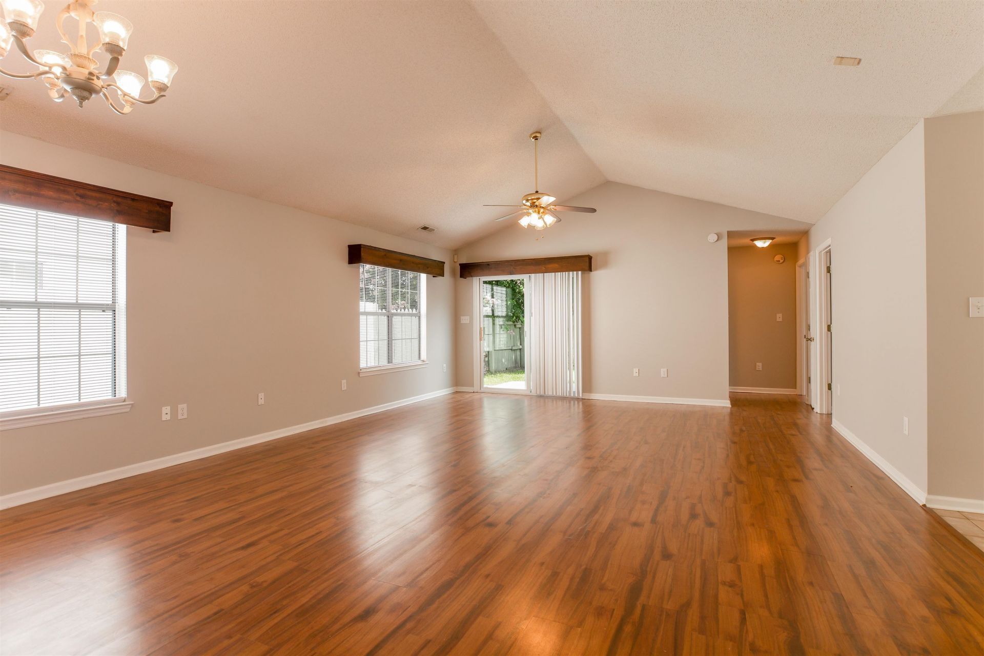 112 Dusty Trail Ln.  Photo 4