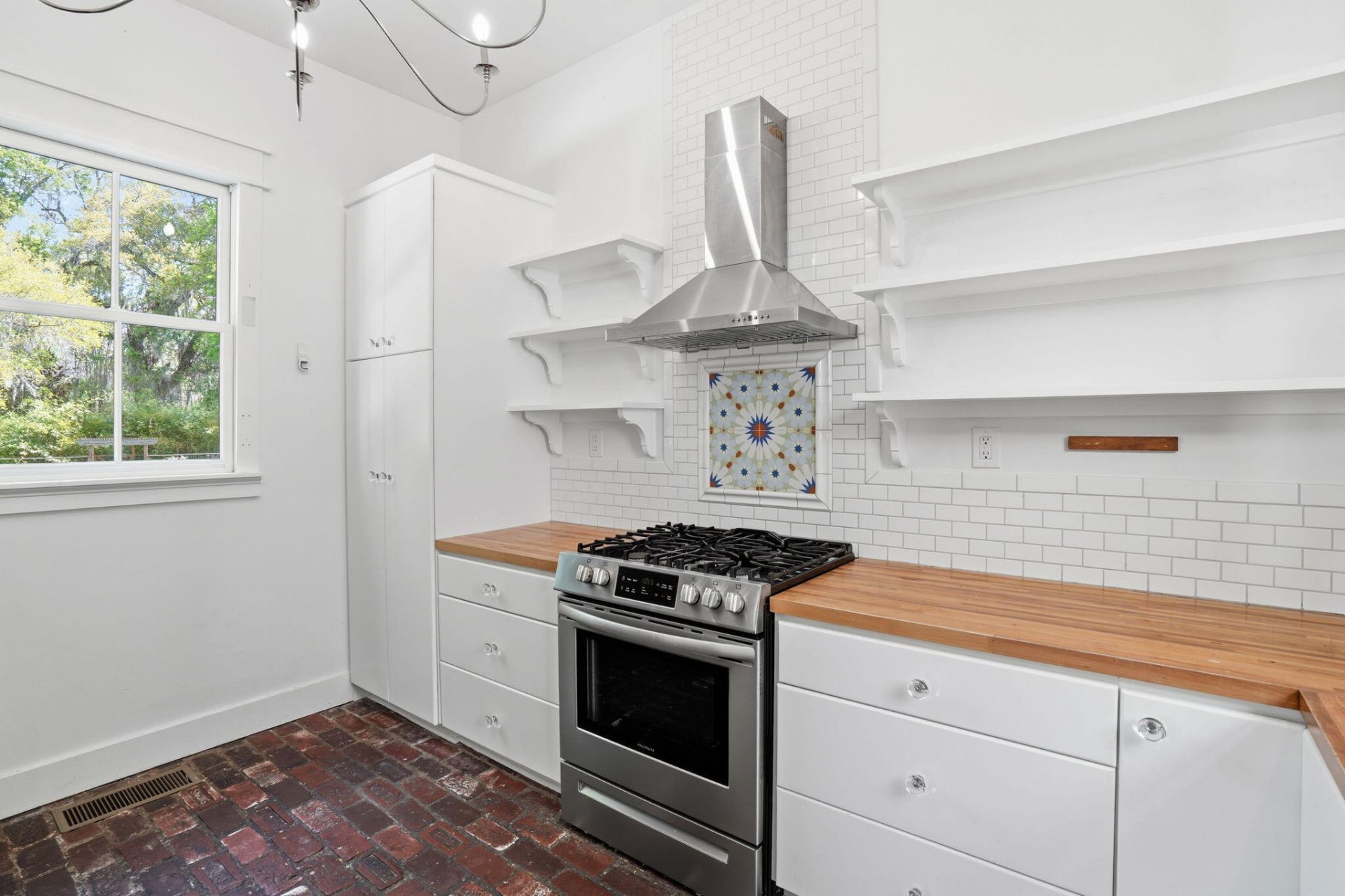 3002 Edenvale Road Photo 10