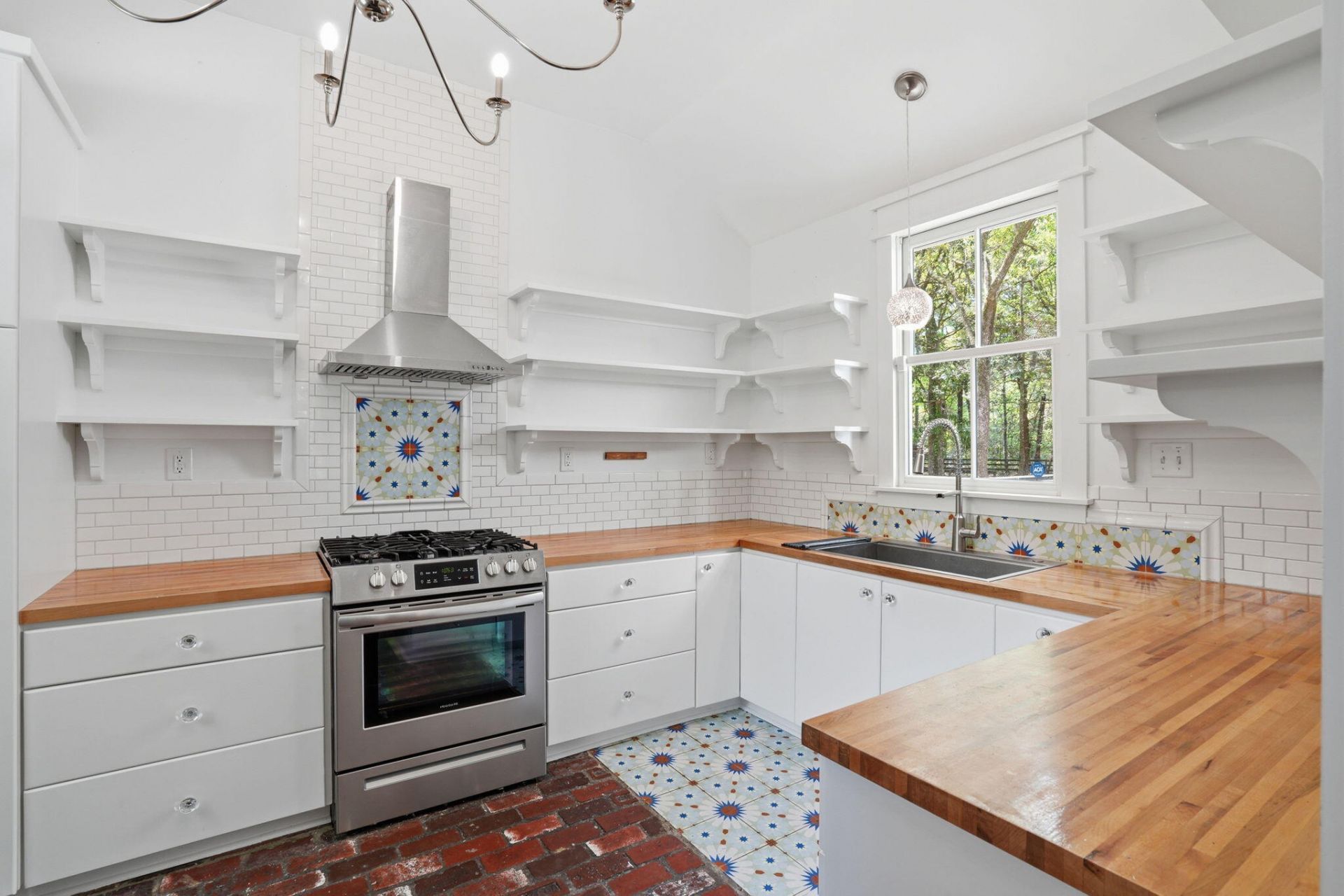 3002 Edenvale Road Photo 9