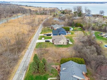 129 Meridian , Grosse Ile Twp, MI 48138