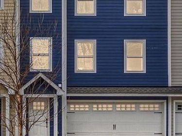 202 Oakwood Street, Holly Vlg, MI 48442