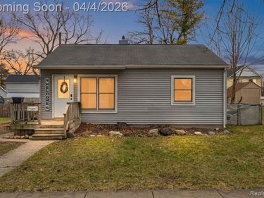 527 Turrill Avenue, Lapeer, MI 48446
